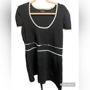 EXPRESS scalloped black & white contrast sweater dress